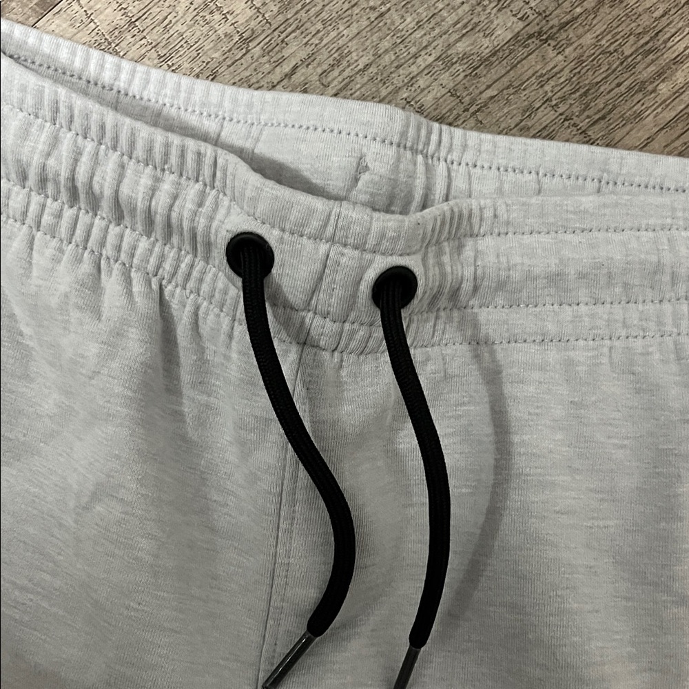 Old Navy Light Gray Joggers with Black Details - Picture 4 of 4